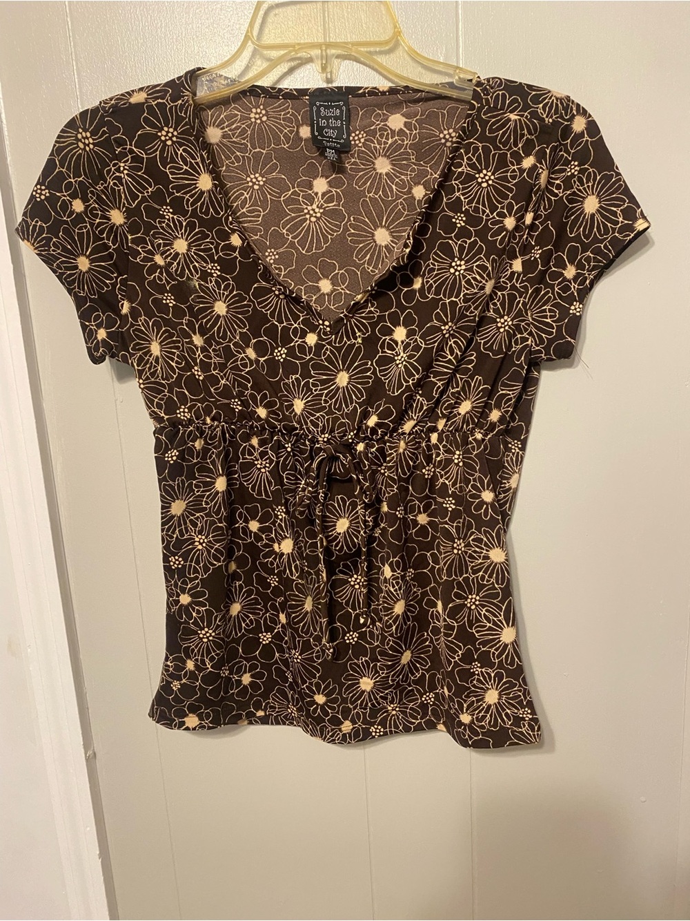Y2K Suzie In The City Brown Floral V-Neck Tie-Front Short Sleeve Top